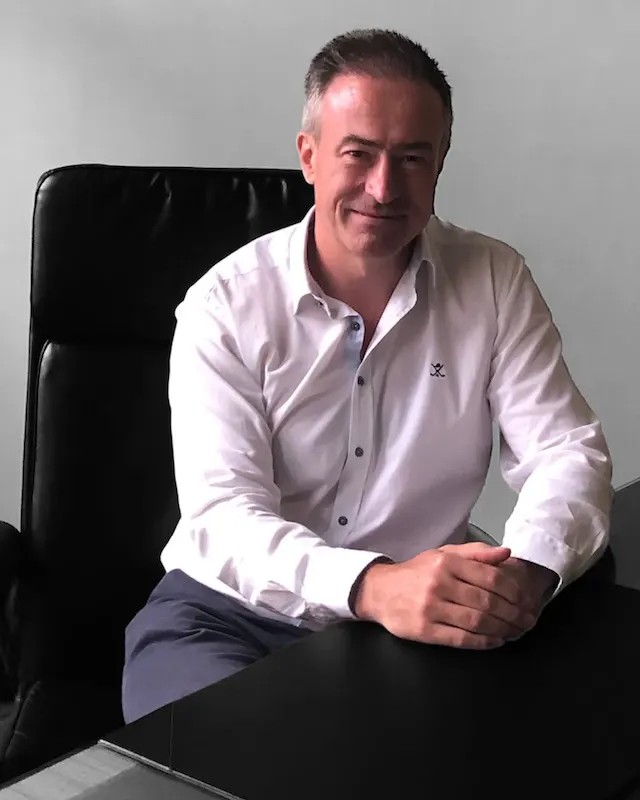 Registered with the French-speaking lawyers of Brussels since 2002. Mr. DENONCIN holds a law degree from the Catholic University of Louvain and began his career in 1996 at the Bar of Mons. He developed his professional practice in civil and commercial law, more specifically in the field of contractual and extra-contractual obligations. Eager to deepen his expertise in insurance law and civil liability, he pursued a training course given by the University of Mons.