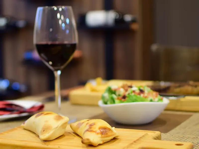 Vous cherchez une idée d’apéro original, savoureux et dépaysant ? Direction l’Argentine, le temps d’une soirée !
