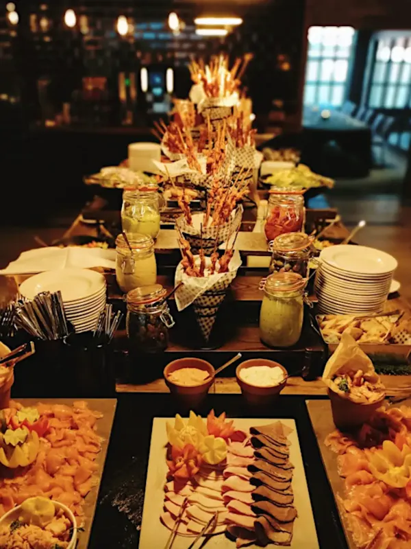 Every Saturday, enjoy our Bottomless Brunch from 1 to 4pm