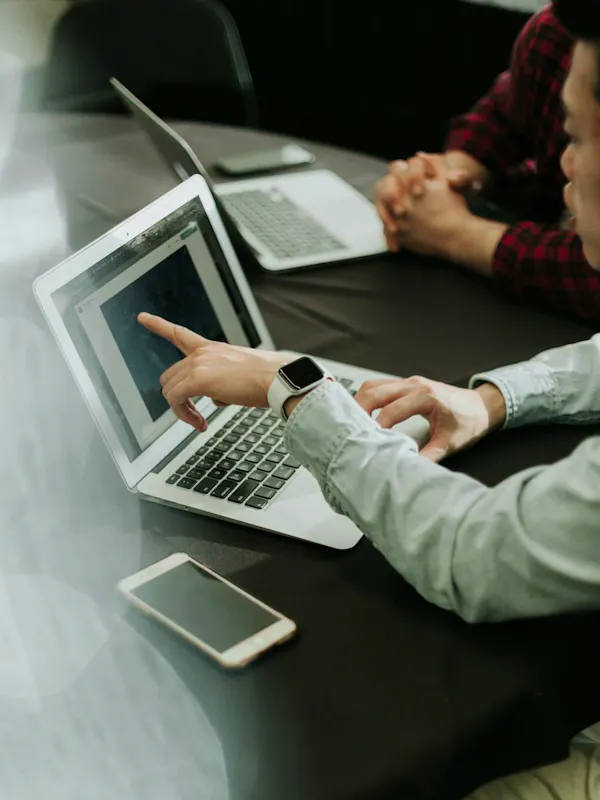 Turning an idea into a success requires a solid foundation. We can help you with all the administrative and legal steps involved in setting up a business: