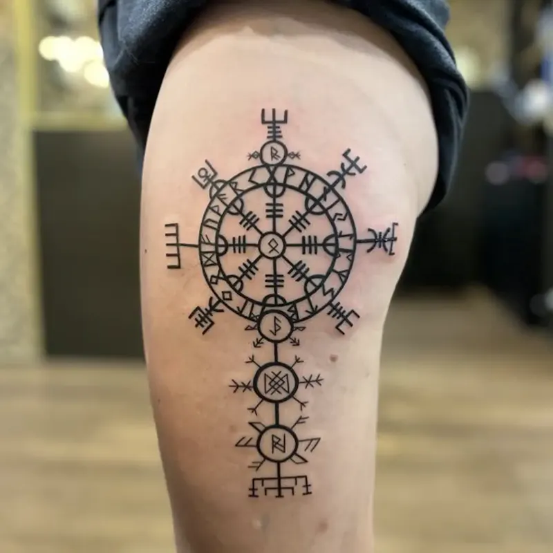 Tatouages tribaux polynésiens