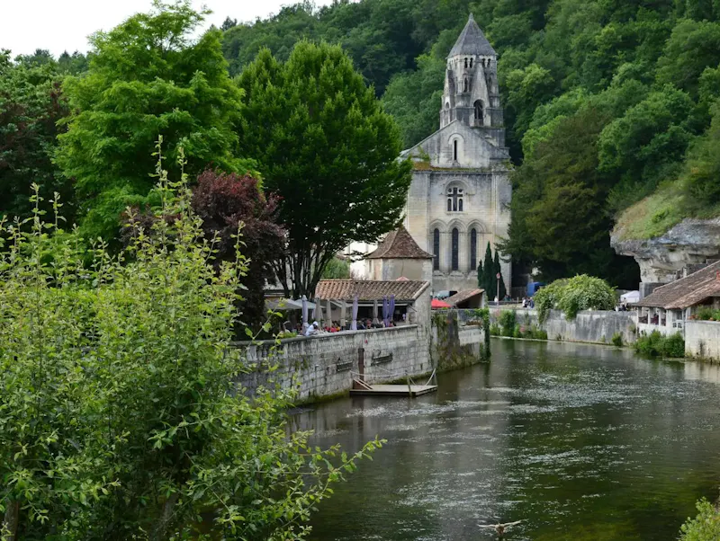 Comme vous le savez, je suis originaire du Périgord et je m'y rend le plus souvent possible !
Au fil des années , j'y ai tissé des liens avec des confrères...