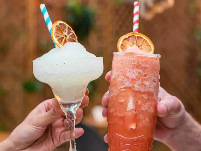 COCKTAILS COCKTAILS
