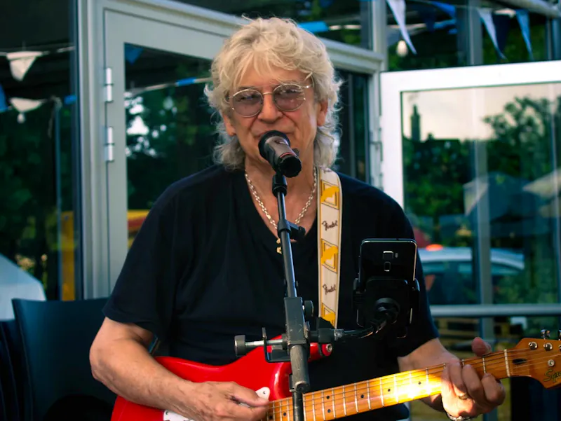 Concert gratuit de Serge Fouchet à La Taverne de la Métairie, un moment musical unique à La Ville-aux-Dames près de Tours.