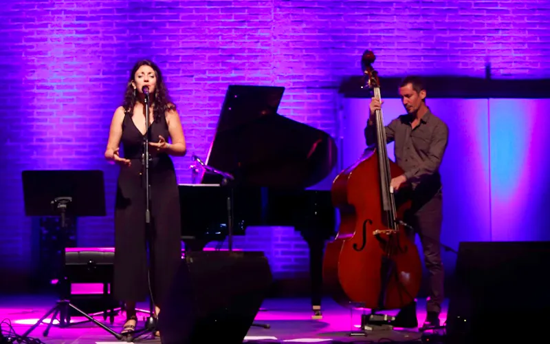 Kalliroi Raouzeou & Nicolas Koedinger - Blues de Méditerranée Les Trad' Standards