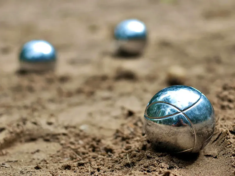 Tournoi de pétanque gratuit à La Taverne de la Métairie, convivialité et ambiance estivale à La Ville-aux-Dames, près de Tours.