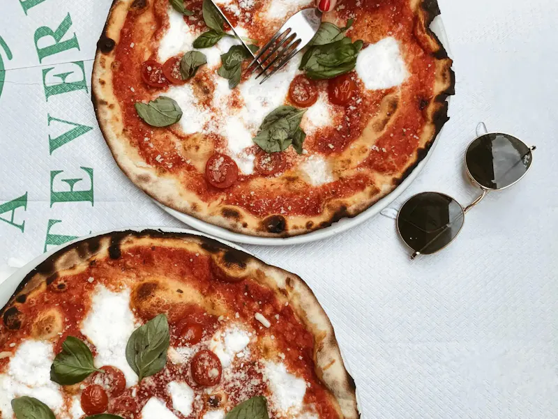 Une soirée 100% italienne à La Taverne de la Métairie : repas traditionnel, quiz, karaoké et ambiance chaleureuse. Revivez cette fête gourmande et joyeuse.