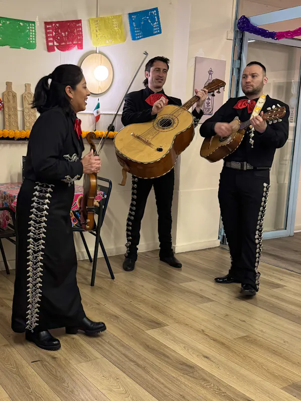 Mariachi Noche