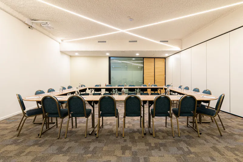 Salle 1 – Élégance en petit comité