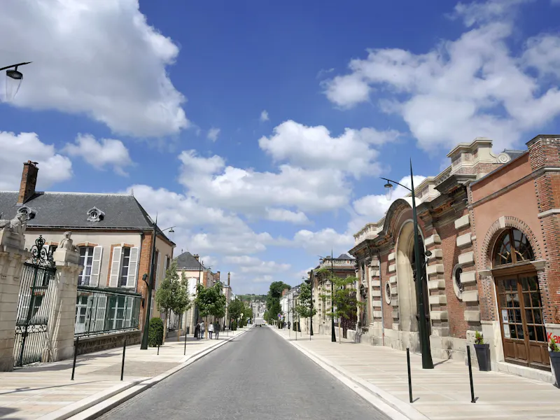 En 45 minutes, découvrez les rues d'Epernay, ses monuments.