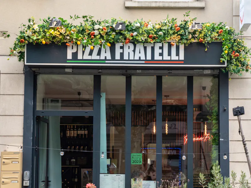 Pizzeria à Maisons-Alfort : l’adresse italienne à découvrir À deux pas de Maisons-Alfort, Pizza Fratelli à Alfortville propose des pizzas artisanales et une ambiance italienne conviviale appréciée par les habitants du Va