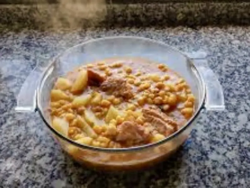 Caldo de Millo con Costillas de Cochino receta tradicional de Lanzarote.