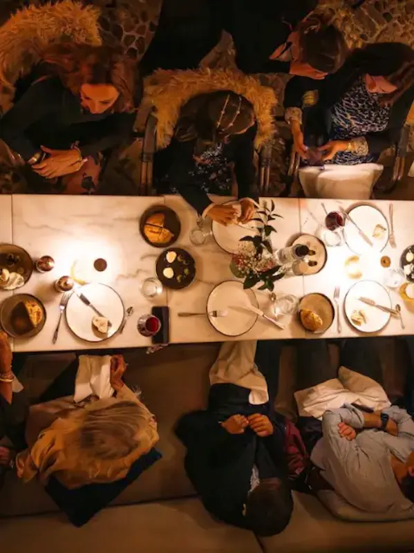 The pleasure of gathering, served at your table
