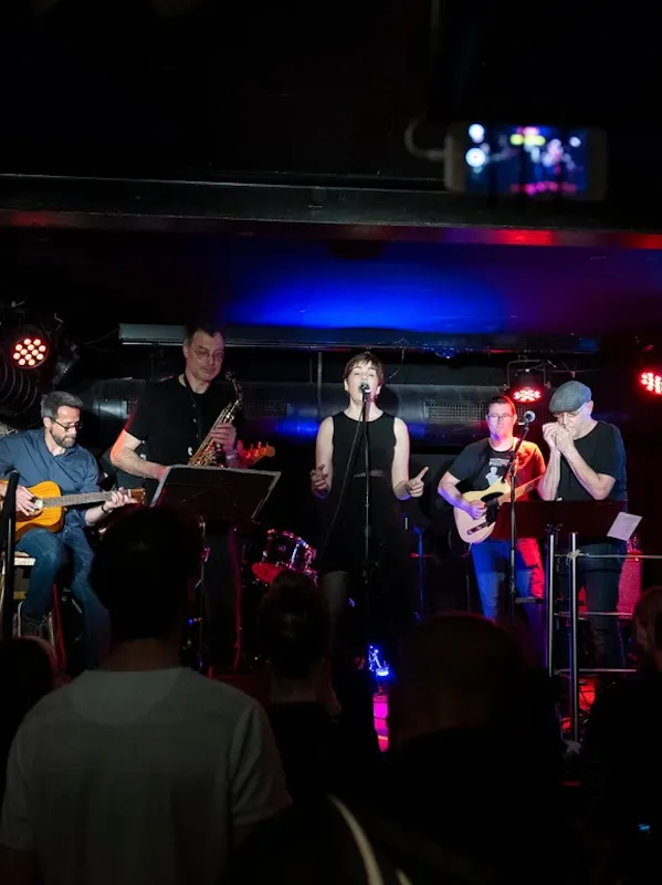 LIVE CONCERT WITH MANNEKEN PISTOLS