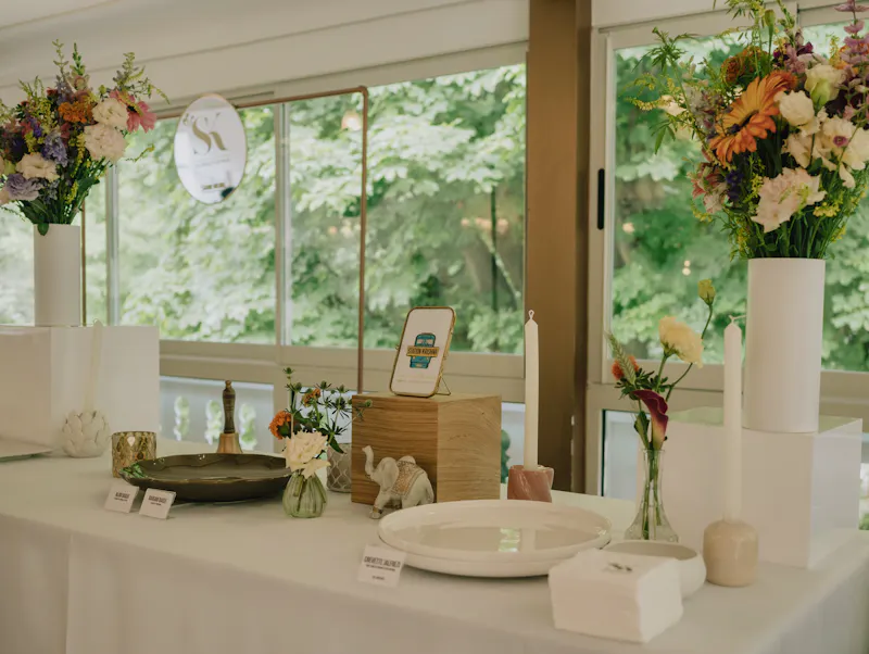 Wedding catering in Paris: a tailor-made culinary experience A wedding caterer in Paris plays a key role in the success of your event by offering services tailored to your wishes and those of your guests.