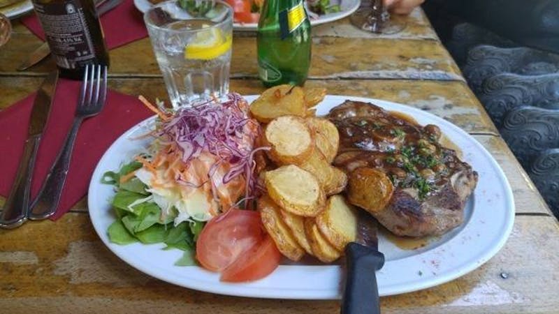 Image of 9 et Voisins
