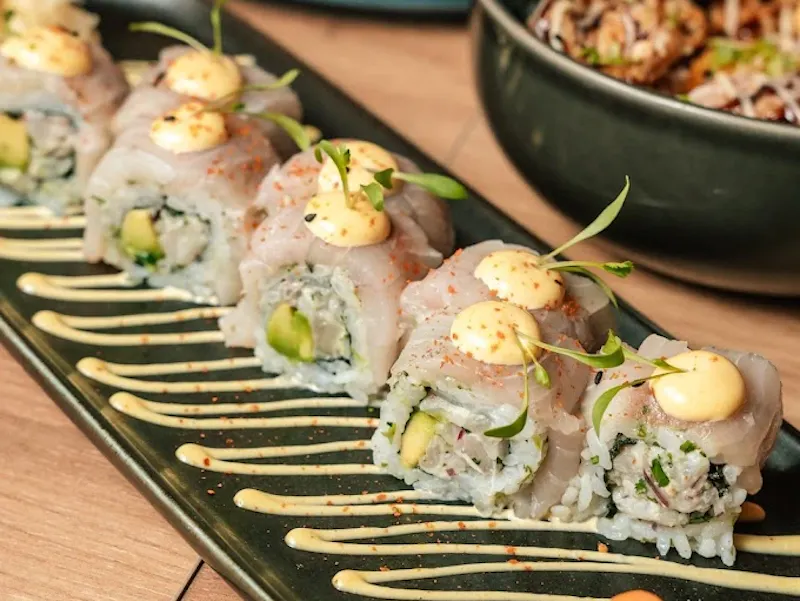 SUSHI BAR