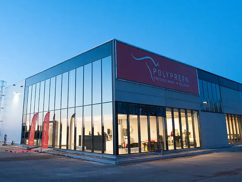 Polypreen, leader belge de la literie, produit des matelas de haute qualité grâce à une fabrication locale intégrée, innovante et respectueuse de l’environnemen