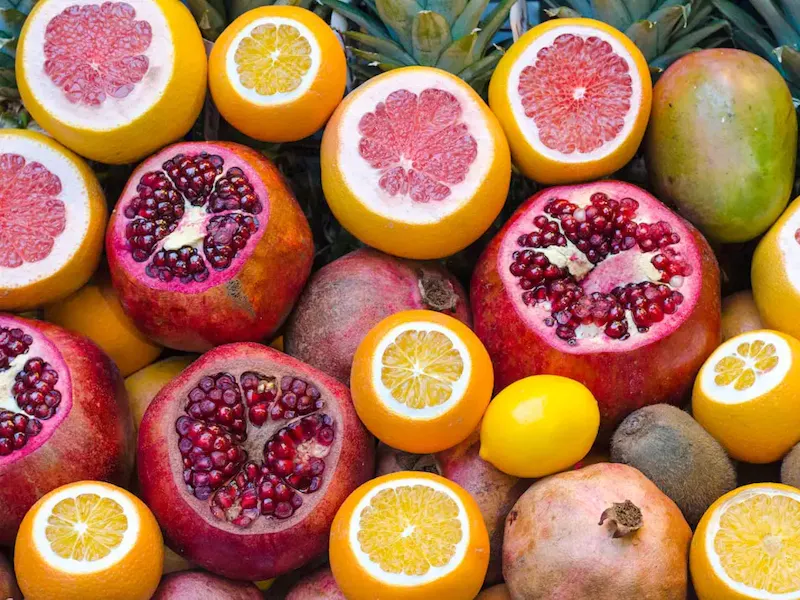 kiwis and oranges | Photo de Luke Michael, sur https://unsplash.com/@lukemichael?utm_source=centralapp&utm_medium=referral