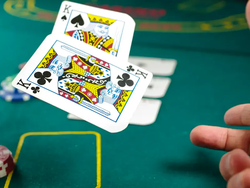 Tournoi de poker gratuit à La Taverne de la Métairie, esprit de jeu et convivialité à La Ville-aux-Dames, près de Tours.
