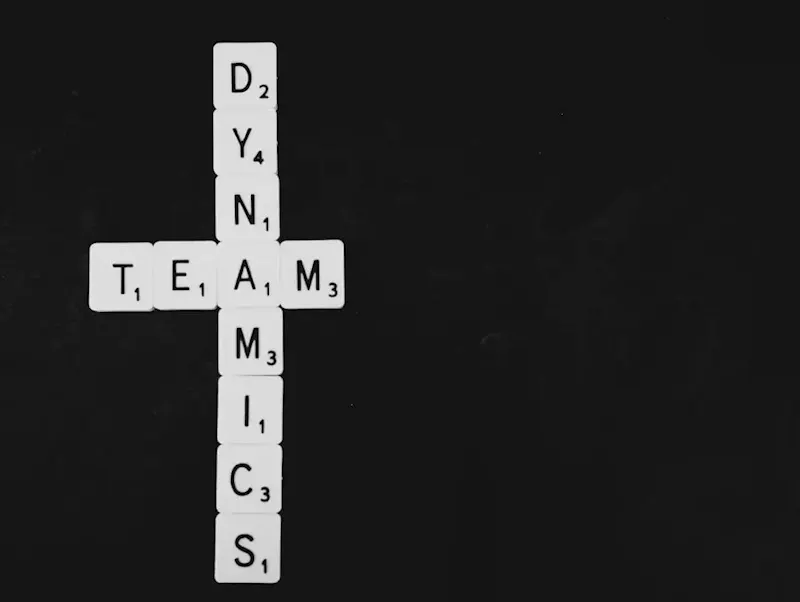 Photo de Le Seventy-Five black and white cross illustration | Photo de Nick Fewings, sur https://unsplash.com/@jannerboy62?utm_source=CentralApp&utm_medium=referral