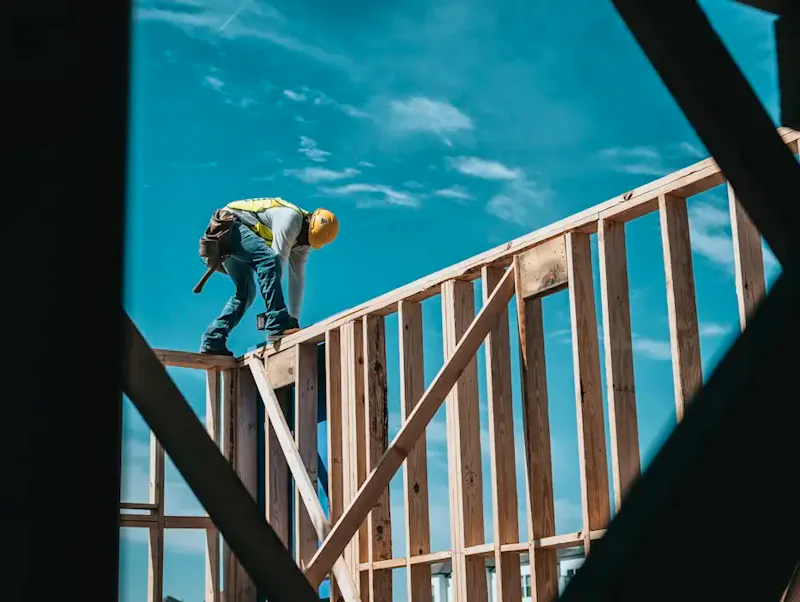 Les jours fériés et repos compensatoires dans la construction (CP124) répondent à des règles strictes pour garantir conformité et équilibre du temps de travail.