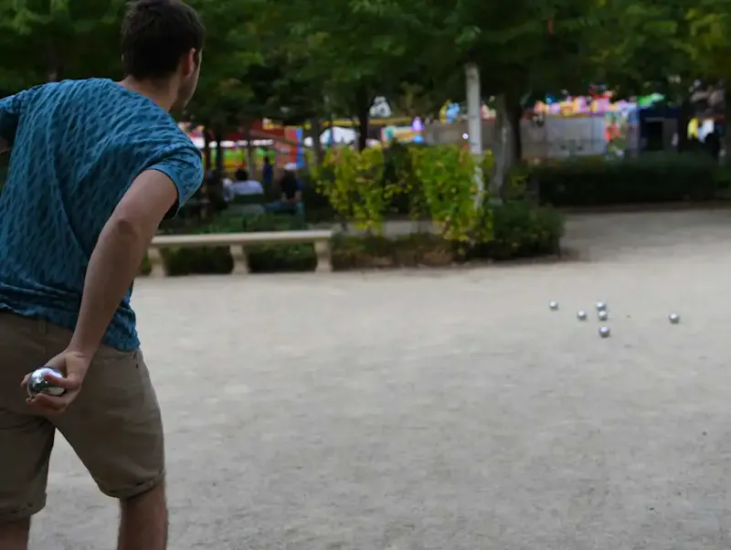 Tournoi de pétanque à La Taverne de la Métairie, convivialité et détente à La Ville-aux-Dames, près de Tours.