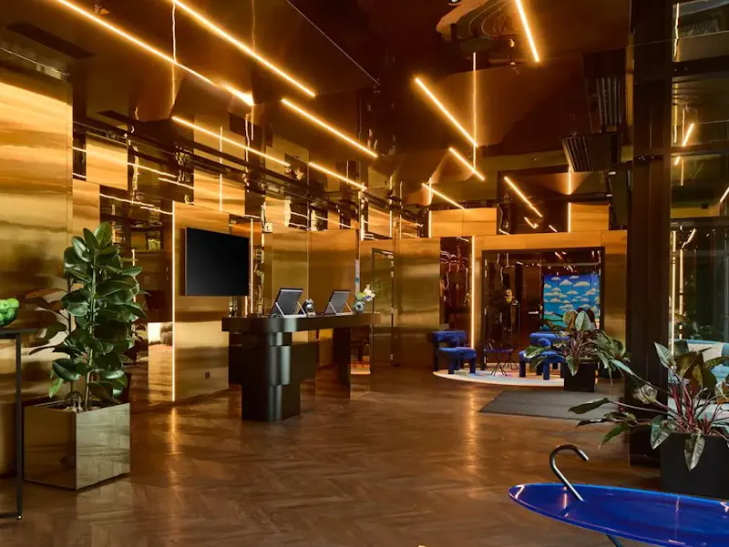 Visiting Akai Brussels? Discover two 24/7 parking options just steps away. Easy access through Cardo Hotel to our 30th-floor rooftop restaurant.